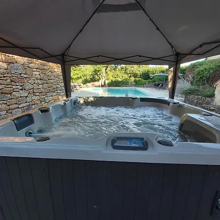 Pin Penche, Havre De Paix Tatil Evi Montcabrier (Lot)